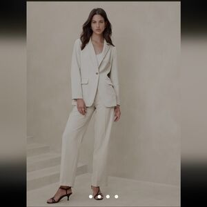 Banana Republic Sculpted Suit Blazer 4P and Pants 2P